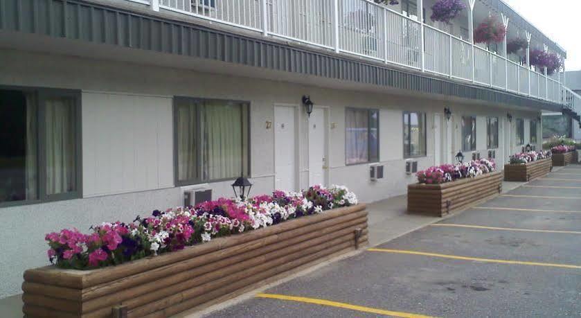 Caravan Inn Quesnel Zewnętrze zdjęcie